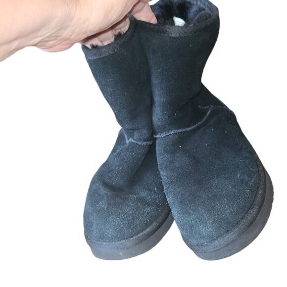 Koolaburra by Ugg Mid Calf winter suede Boots in Size 8 pull on Black fur lined - Picture 3 of 7